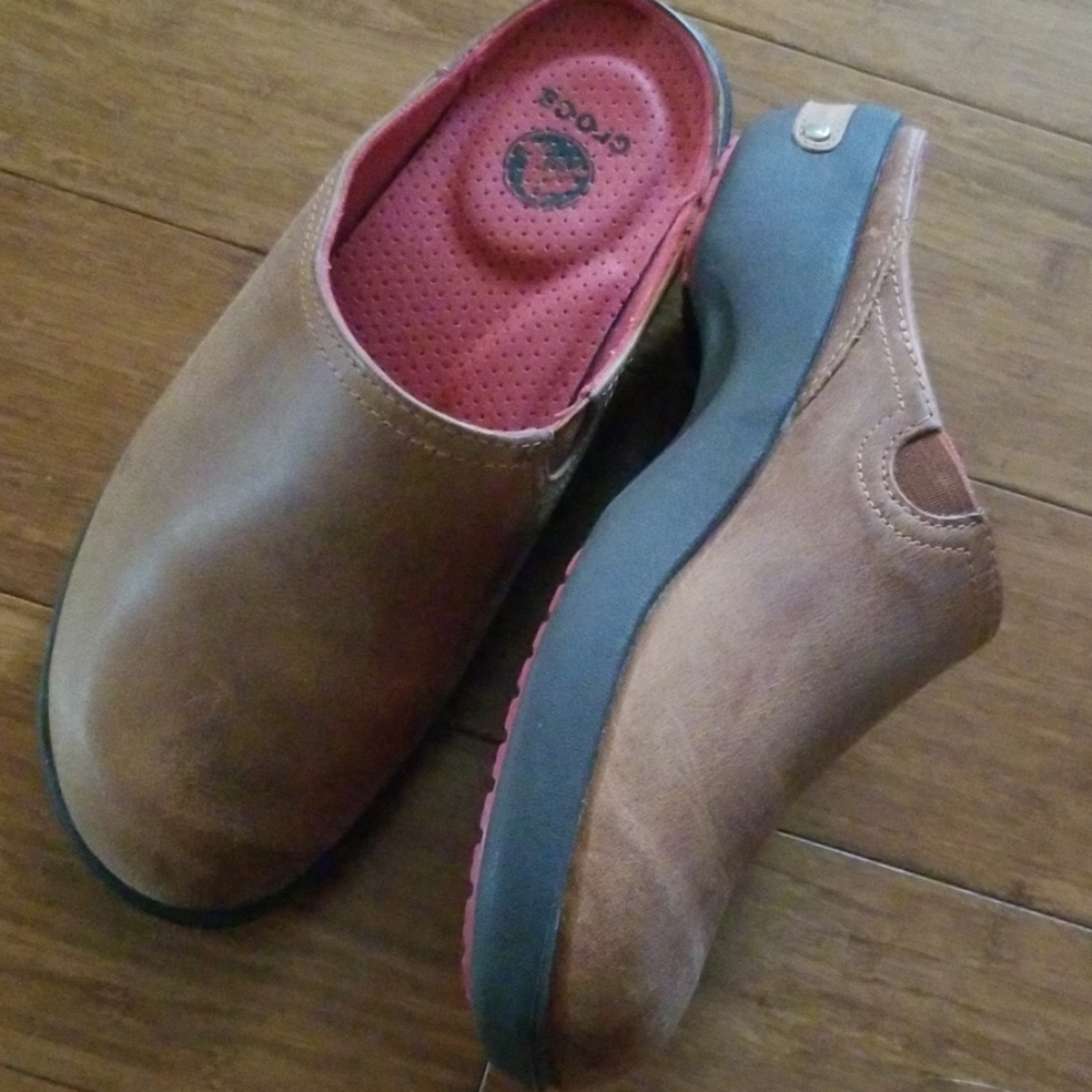4.5 wide crocs brown leather mule